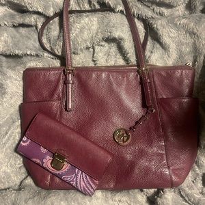 Michael Kors tote and wallet set!